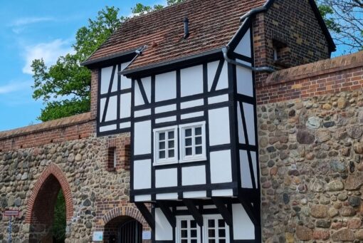 Wiekhaus mit Durchgang Wallanlage